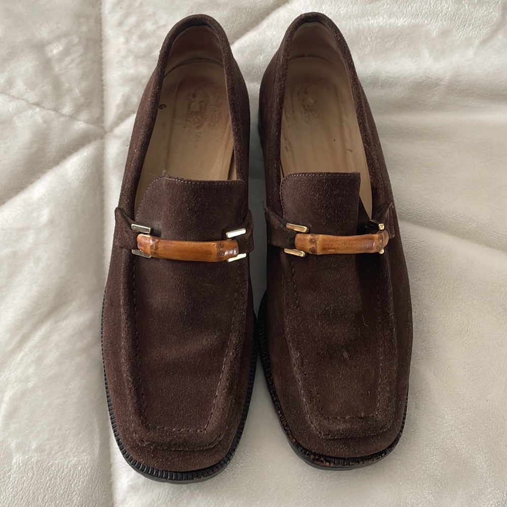 Vintage Gucci loafers. Brown suede with signature bamboo. Size 8 B width